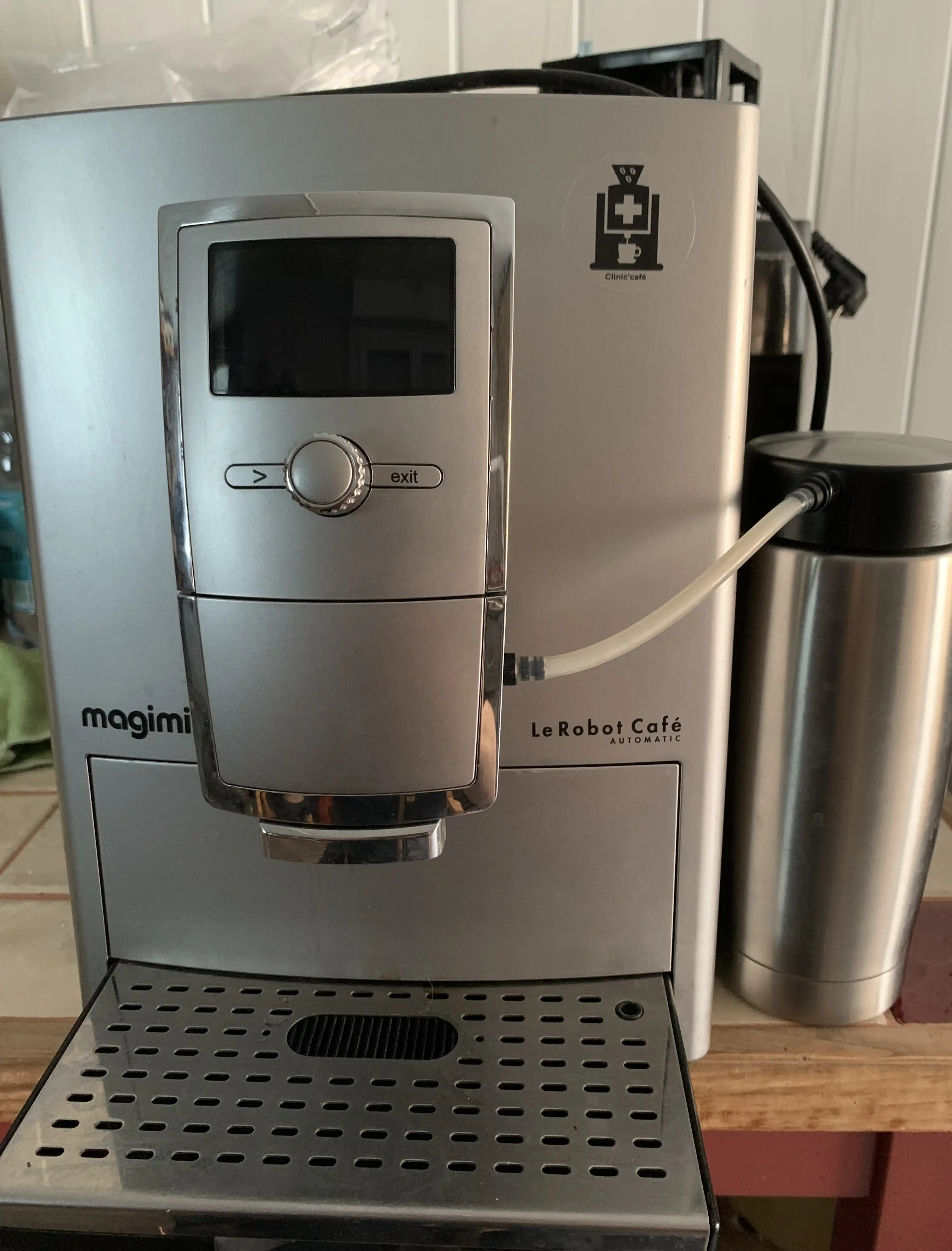 5 signes que votre machine à café avec broyeur intégré a besoin d’une réparation